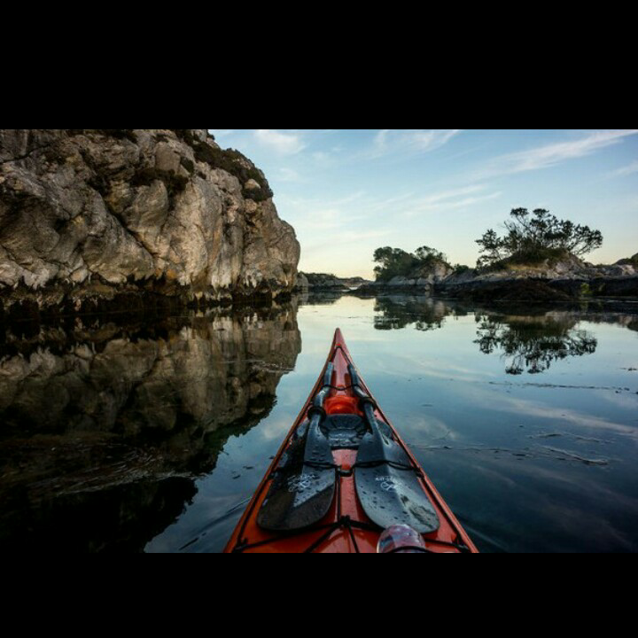 SURGA Norwegia dari sudut pandang kayak