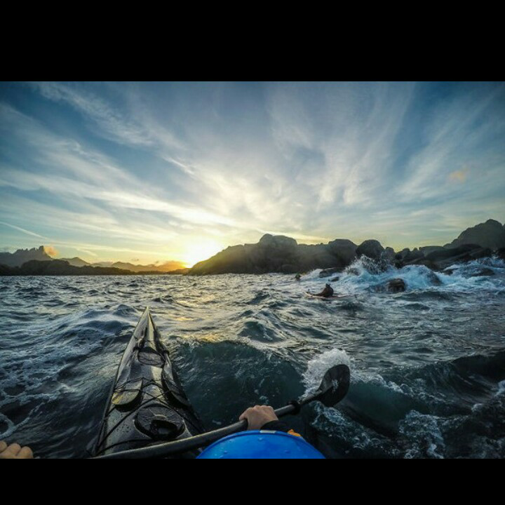 SURGA Norwegia dari sudut pandang kayak