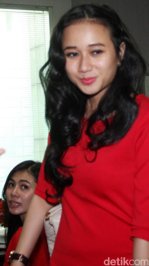 Eks Bos Ditegur MKD DPR, ini Kata Staf Cantik Denty