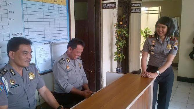 Cara Kapolsek Muda Dhayita Hadapi Anak Buah dan Menyapa dengan Senyum Manis