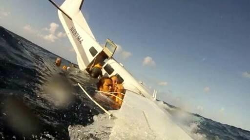 Video rekaman penumpang, detik detik pesawat jatuh ke laut