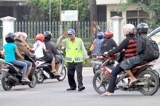 Tanpa Kita Sadari Jasa Orang-Orang Ini Membantu Meringankan Kehidupan Kita