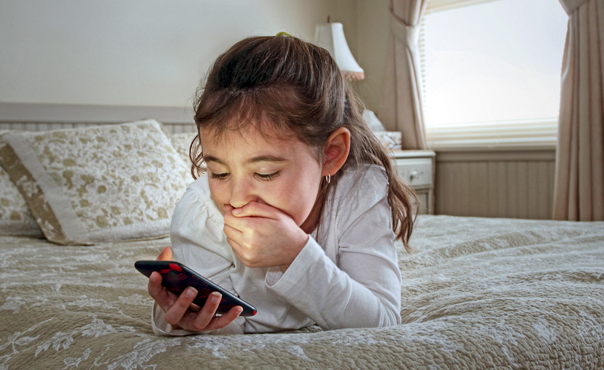 5 Cara Smartphone 'Hancurkan' Otak Anak