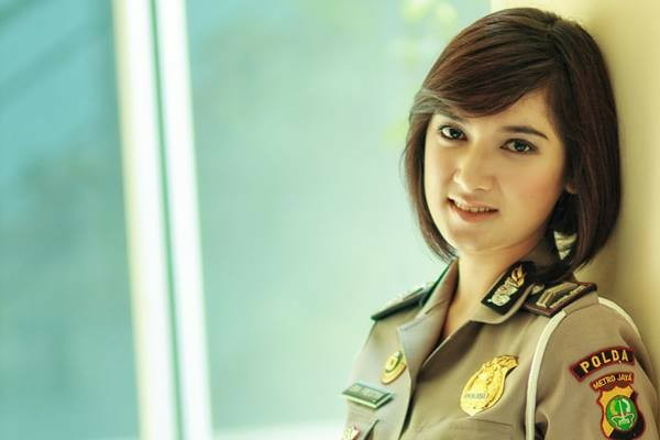 Mengapa Gadis Cantik Banyak Dicari Netizen?