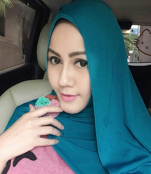 Hijaber ini Operasi Plastik disayangi suami