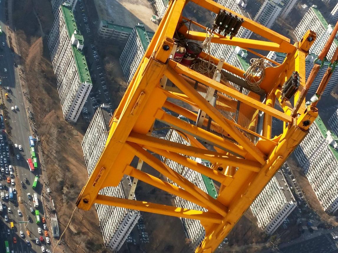 Tower Crane, Jantungnya sebuah Konstruksi Bangunan.!!! (dibaca ya gan)