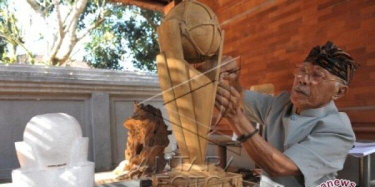 &#91;TUKANG MEBEL&#93; Trofi Piala Presiden dari Kayu Jati