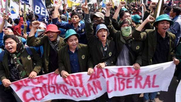 Ngerii..Jokowi-JK diTuntut Mundur, Ratusan Mahasiswa Banten akan Demo di istana !