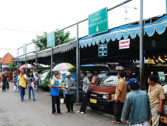 Penting nih gan...Awal Mula Profesi Calo Angkot