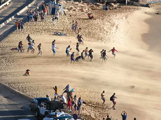 Untuk tahu foto-foto ini, mungkin kudu liat lebih dari sekali.