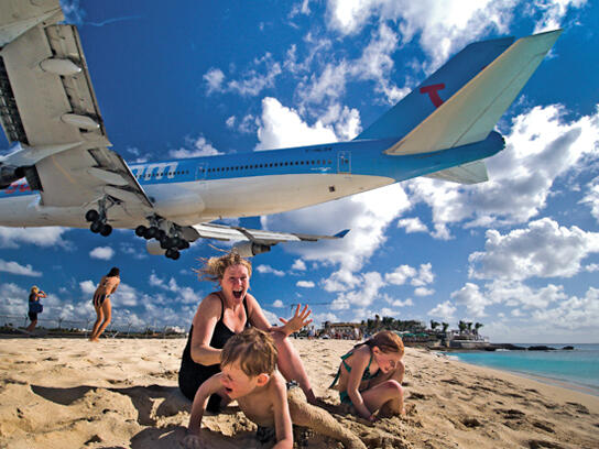 Untuk tahu foto-foto ini, mungkin kudu liat lebih dari sekali.