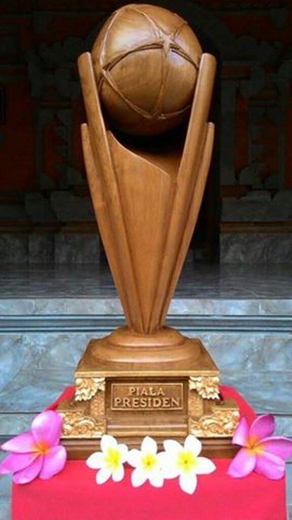 Keunikan Trophy Kayu Piala Presiden 2015