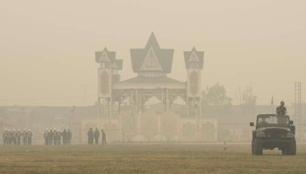 Kehancuran, kesedihan, dan harapan: foto-foto kabut asap yang menggugah