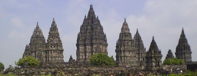 10 Bangunan Terbesar Bersejarah Yang Masih Awet Hingga Kini