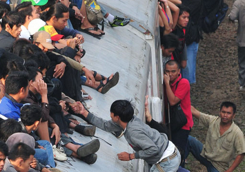 Sensasi Naik KRL Jadebotabek Yang Kini Gak Bisa Di Rasakan Lagi,,, ™