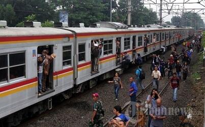 Sensasi Naik KRL Jadebotabek Yang Kini Gak Bisa Di Rasakan Lagi,,, ™