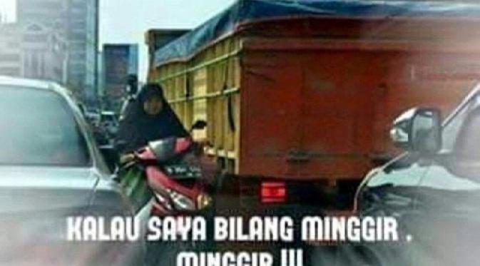 Kumpulan Meme Lucu Pengendara Motor yang Ada di Indonesia