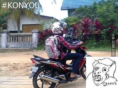 Kumpulan Meme Lucu Pengendara Motor yang Ada di Indonesia