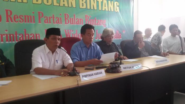 Yusril Ihza : Pemerintah Terjebak pada Pembangunan Proyek Ambisius !!