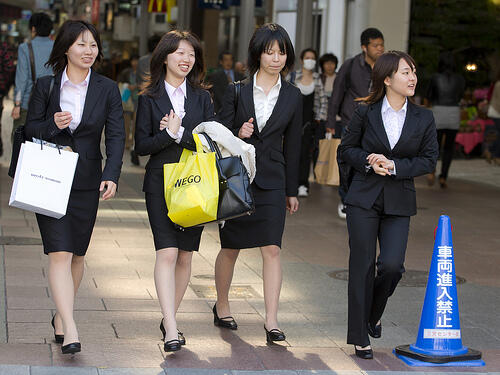 10 Aturan Dalam Dunia Bisnis di Jepang yang Bikin Capek dan Keki Warganya Sendiri