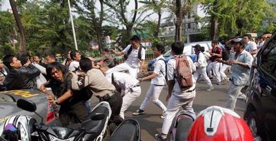 MASIHKAH KITA BANGGA MENJADI INDONESIA