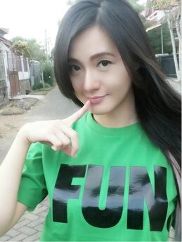 Berawal Jadi Host di Situs Live Streaming, Dara Cantik Ini Kini Jadi Penyanyi