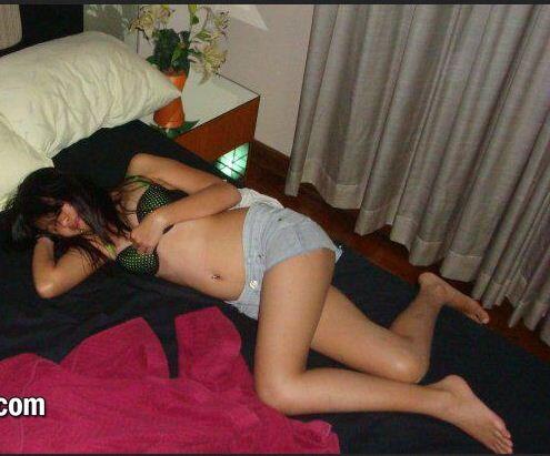 Petugas Sidak Penginapan, Seorang Pemuda sedang Tidur dengan Pacarnya