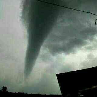 BREAKING NEWS!! ADA TORNADO DI BOGOR