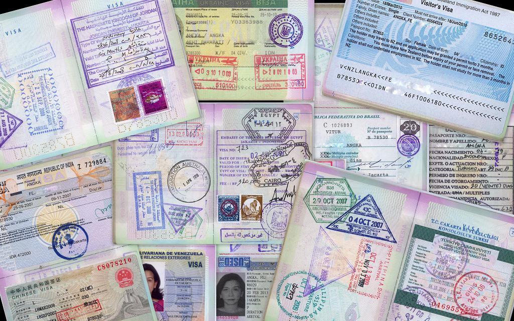 Kalau Kamu Gak Mau Ditolak Masuk Negara Lain, Pastikan 6 Hal di Paspor ini Kamu