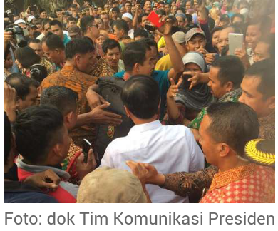 Foto istimewa : Jokowi Presiden Pertama yg Kunjungi Suku Anak Dalam, ini Suasananya..