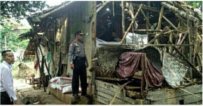 &#91;KISAH TAULADAN&#93; Kapolres ini bantu ibu masak batu karena kelaparan