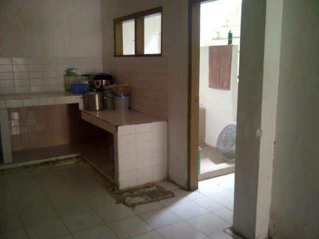 Disewakan rumah dekat jln Mayjend Sungkono dan UWKS