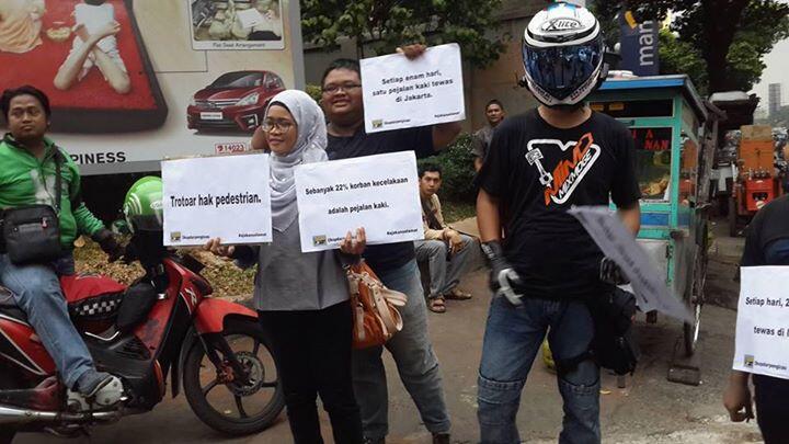 Beginilah Aksi Nyata Komunitas Kopdar Pengicau yang Suarakan Stop Jarah Trotoar