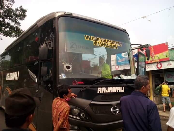 &#91;BERITA DUKA&#93; supir bus meninggal ulah &quot;Atlet Lempar batu&quot;