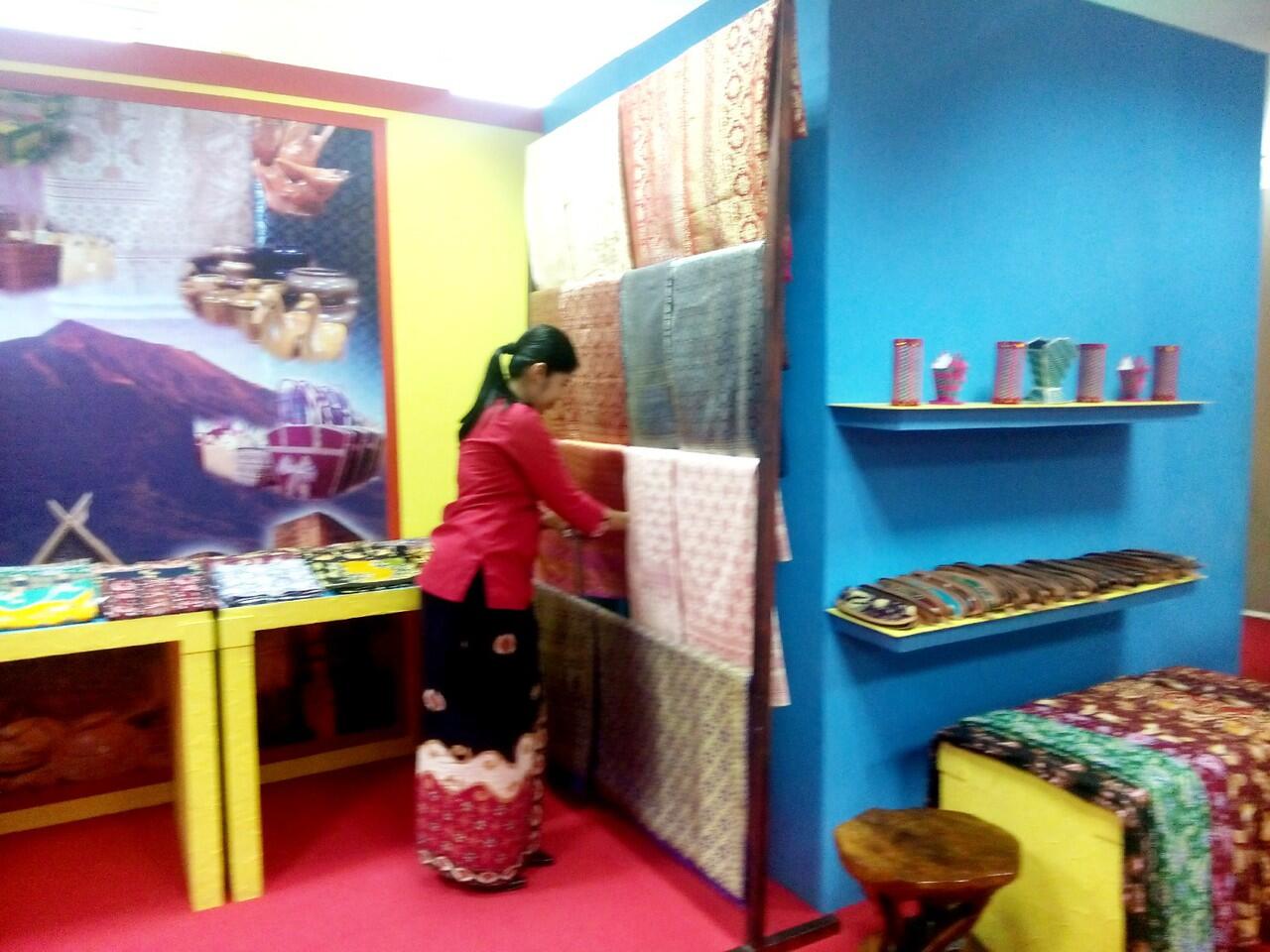 UKM Gallery SMESCO, Tempat Belanja Pernak-Pernik Dari Seluruh Indonesia
