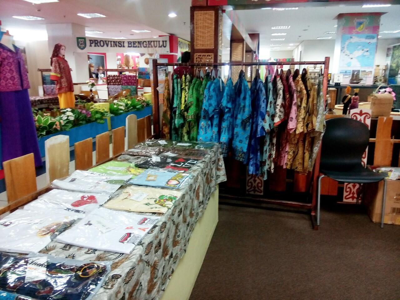 UKM Gallery SMESCO, Tempat Belanja Pernak-Pernik Dari Seluruh Indonesia