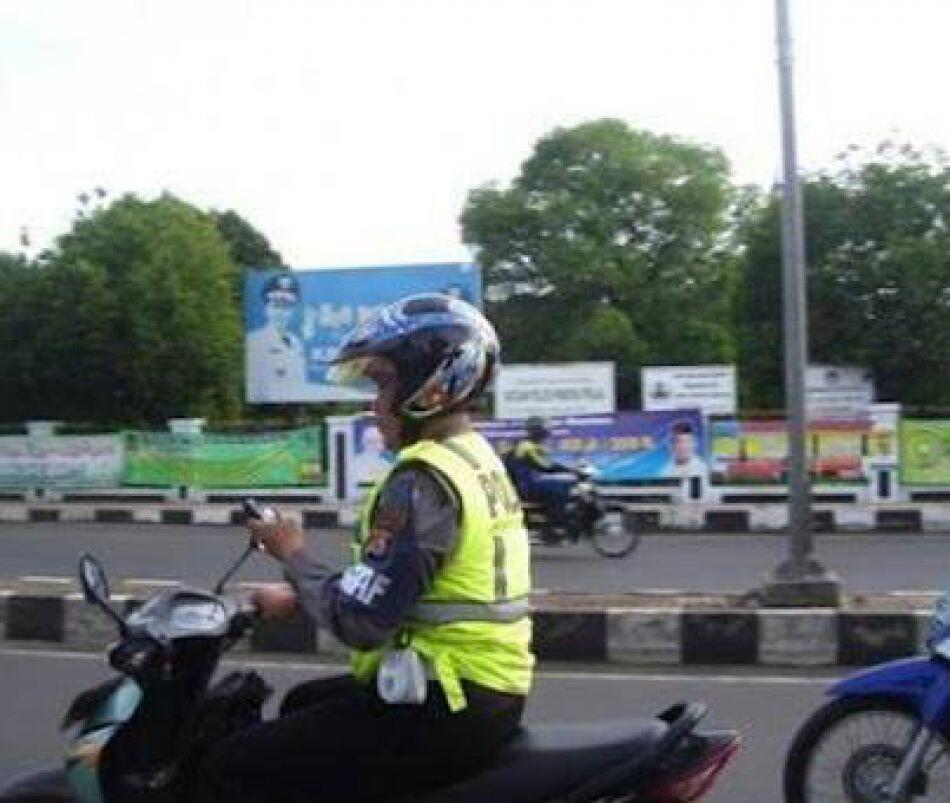 &#91;Siapa yang Menindak?&#93; Seperti Inilah Kelakuan Polisi yang Melanggar Aturan