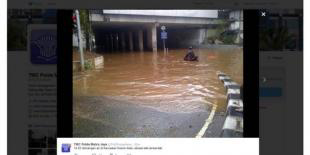 Horeee... Jakarta Diguyur Hujan, Banjir Rendam Jalan di Kolong Landmark