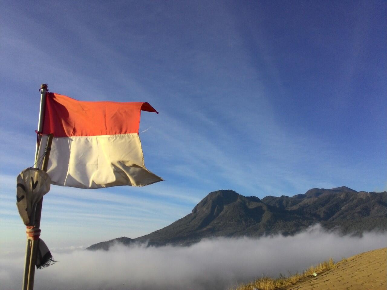 10 Pemandangan Sunrise Terindah di Indonesia