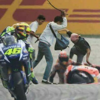 &#91;Ngakak&#93; Kumpulan Meme Setelah Moto GP 2015 Berakhir