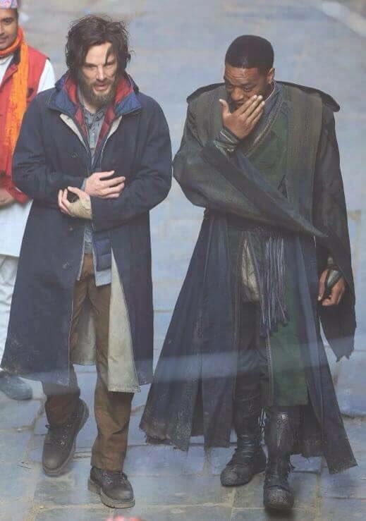 Foto-Foto Candid Benedict Cumberbatch Saat Syuting Dr. Strange