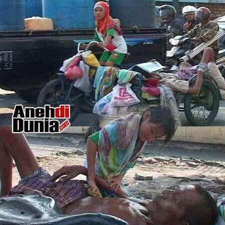 Kisah Mengharukan Aisyah, Bocah yang merawat Ayahnya di Becak