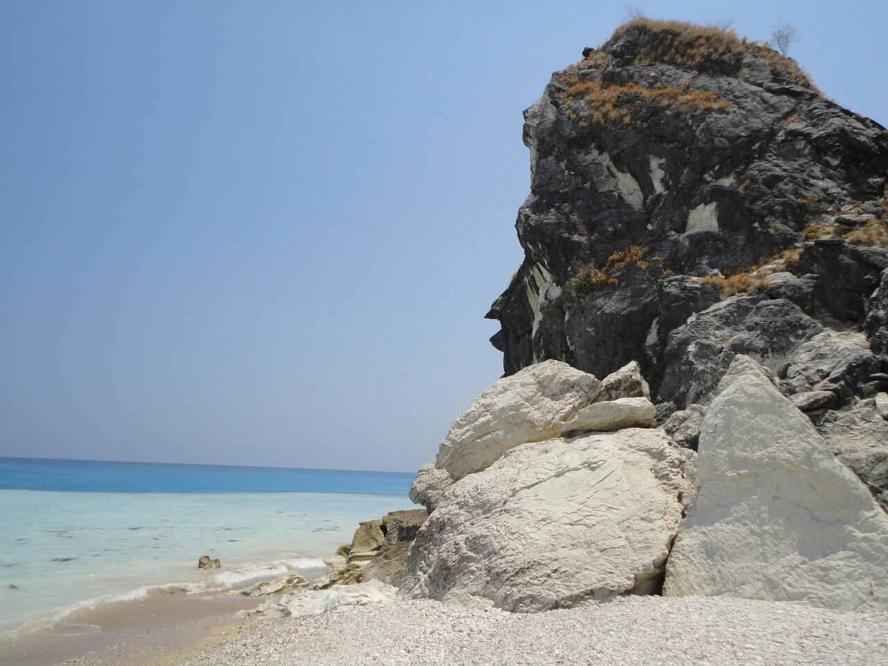Pantai Kolbano, Pantai Paling Berkilau Di Indonesia
