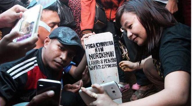 Kumpulan Foto Selfie Paling Fenomenal &amp; Bikin Geger di Indonesia
