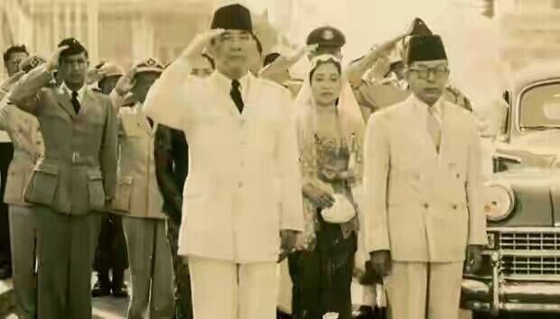 Kenapa Nama Presiden Sukarno Sering Ditulis Soekarno?