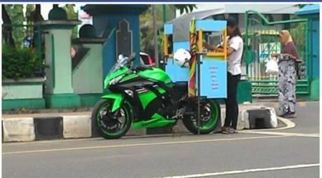 DIJAMIN LARIS GAN USAHANYA KALO JUALANNYA KYK GINI 