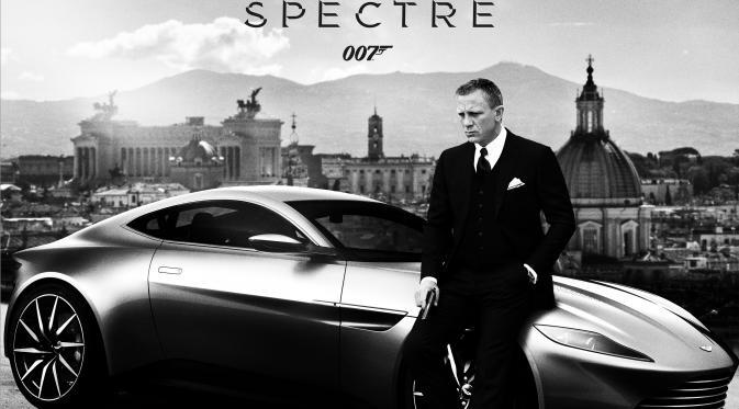 enanya jadi seorang James BOnd