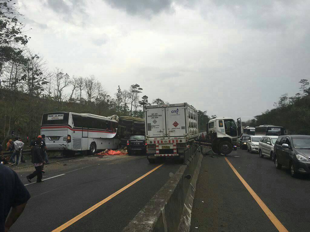 Kecelakaan Bus Primajasa di Km. 111 Purbaleunyi