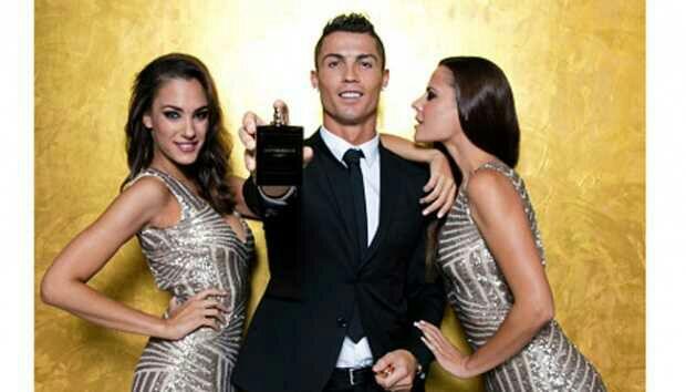 Wow, Cristiano Ronaldo Mengaku Kencani 18 Wanita Cantik!