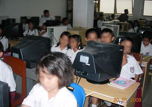 7 Hal yang Selalu Kamu Ingat Dari Komputer di Sekolah